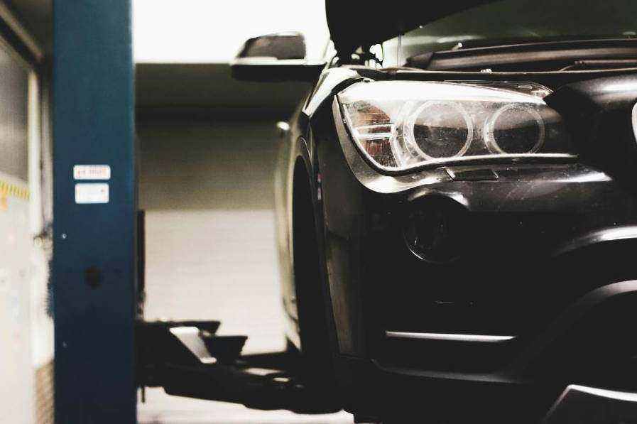 OBD uitlezen apparaat en auto dashboard
